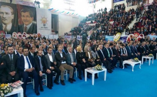 İSTANBUL AK PARTİ'DE KONGRE COŞKUSU ÇEKMEKÖY VE ÜMRANİYE İLE DEVAM ETTİ