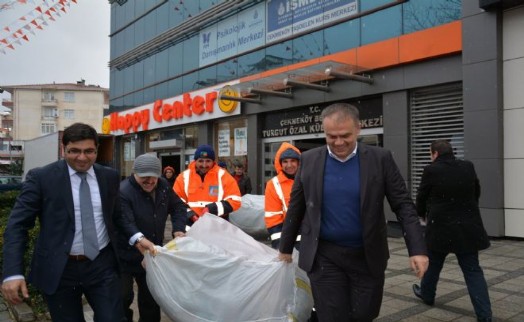 SURİYELİ SIĞINMACILAR İÇİN HAZIRLANAN YARDIMLAR TIRLARA YÜKLENDİ