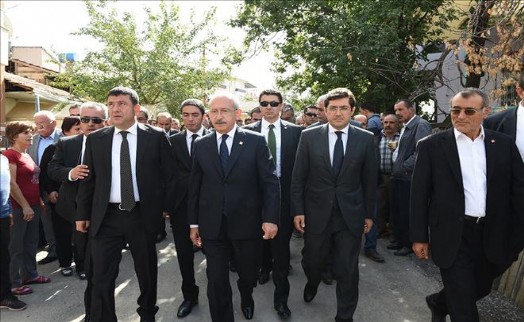 KILIÇDAROĞLU VE MURAT HAZİNEDAR´DAN MALATYALALI ACILI AİLELERE TAZİYE ZİYARETİ