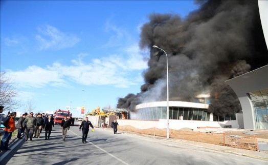 MALTEPE´DE ÇIKAN YANGIN KORKUTTU