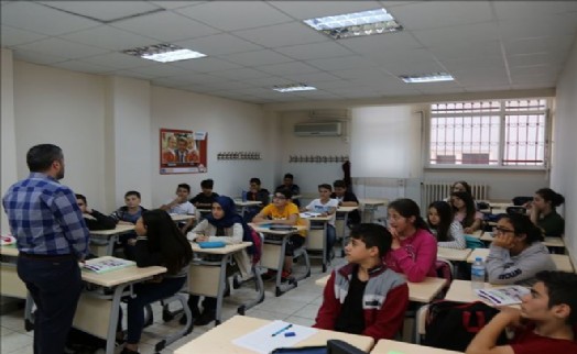 ÜSKÜDAR BELEDİYESİ ÇOCUK AKADEMİLERİ VE BİLGİ EVLERİ´NDE İLK DERS HEYECANI YAŞANDI