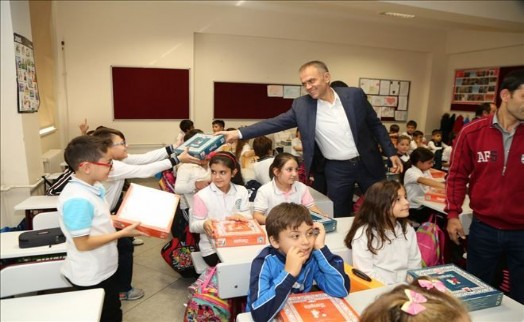 ŞEHZADELERİN OYUNU MANGALA; ÇEKMEKÖY´DEKİ OKULLARDA DAĞITILMAYA BAŞLANDI