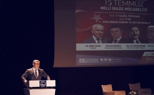 ÜSKÜDAR BELEDİYESİ 'DEMOKRASİ NÖBETİ' KONULU BİR PANEL DÜZENLEDİ