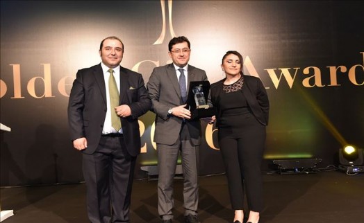 Golden City Awards´tan Başkan Hazinedar´a Ödül