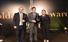 Golden City Awards´tan Başkan Hazinedar´a Ödül