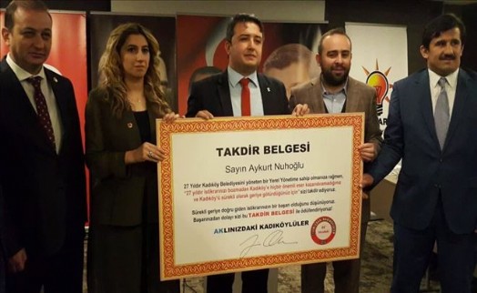 KADIKÖY AK PARTİ´DEN, KADIKÖY BELEDİYESİ´NE TAKDİR BELGESİ