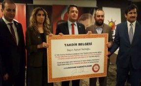 KADIKÖY AK PARTİ´DEN, KADIKÖY BELEDİYESİ´NE TAKDİR BELGESİ