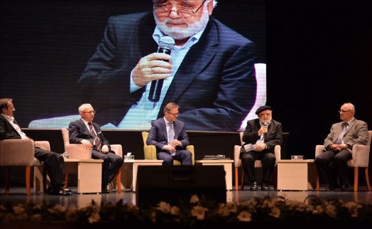 ÜSKÜDAR´DA PROF. DR. RAŞİT KÜÇÜK İÇİN SAYGI GECESİ DÜZENLENDİ