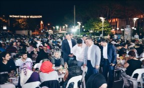 ÜSKÜDAR´IN SAHUR SOFRALARINA VATANDAŞLAR YOĞUN İLGİ GÖSTERİYOR