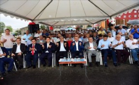 A.Turan Karakoç ve Hacı Müslüm Yıldız camii temeli dualarla atıldı