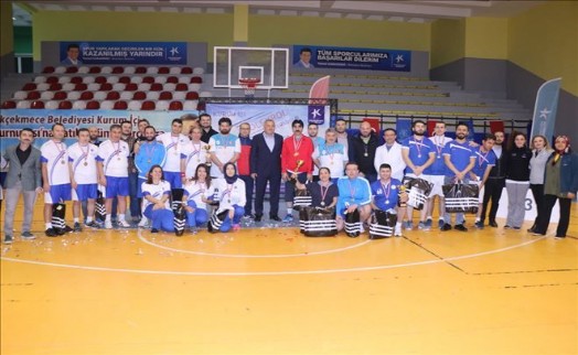 KÜÇÜKÇEKMECE´DE BİRİMLER ARASI VOLEYBOL TURNUVASI SONA ERDİ