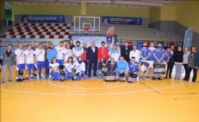 KÜÇÜKÇEKMECE´DE BİRİMLER ARASI VOLEYBOL TURNUVASI SONA ERDİ