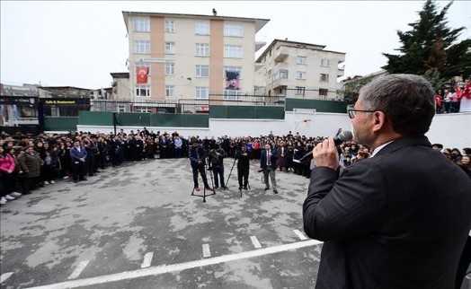 Başkan Hilmi Türkmen ?Bizler Gençlerimizin Hizmetkârıyız?