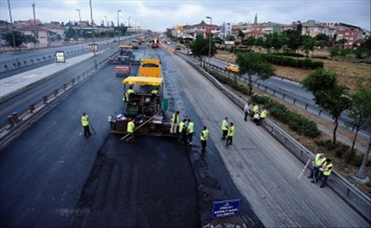 İSTANBUL´DA TRAFİĞİ AKSATMAYAN ?TAŞIMALI´ ASFALT ÇALIŞMASI