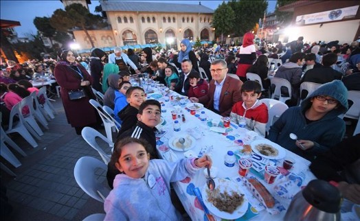 ÜSKÜDARLI ÇOCUKLAR İLK İFTAR HEYECANINI YAŞADI