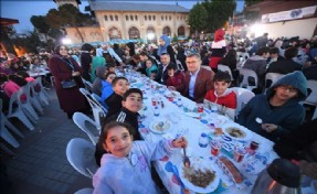 ÜSKÜDARLI ÇOCUKLAR İLK İFTAR HEYECANINI YAŞADI