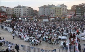 Ermeni ve Müslüman Vatandaşlar İftar Sofrasında Buluştu