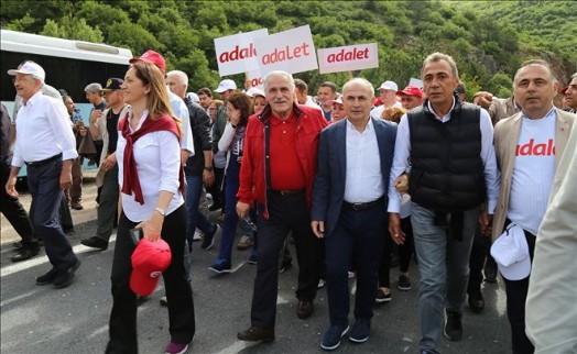 Başkan Akgün, Kılıçdaroğlu İle Birlikte Yürüdü