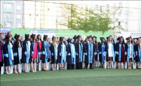 İstanbul Esenyurt Üniversitesi Öğrencilerinin Mezuniyet Heyecanı