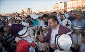 Gaziosmanpaşalı 1200 Çocuk Sünnet Şöleninde Bir Araya Geldi