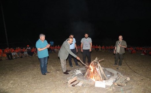 BAŞKAN BALTACI GENÇLİK KAMPI´NDA ÖĞRENCİLER İLE BİR ARAYA GELDİ