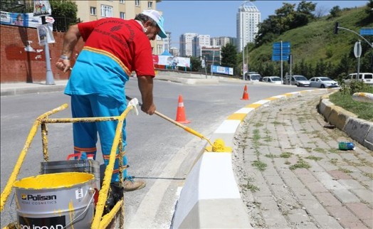 ÜMRANİYE´DE KALDIRIMLAR YENİDEN RENKLENİYOR