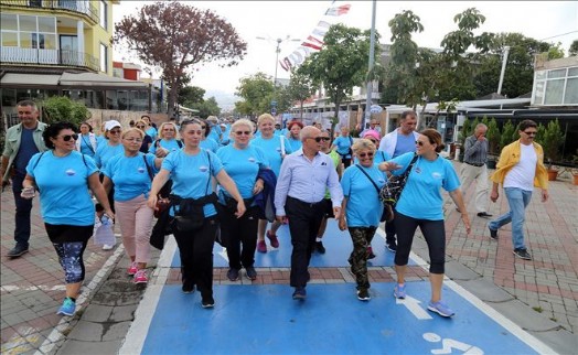 Başkan Akgün, Güne Kadınlarla Spor Yaparak Başlıyor