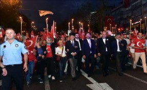 BEŞİKTAŞ FENER ALAYI YÜRÜYÜŞÜ İLE AYDINLANDI!