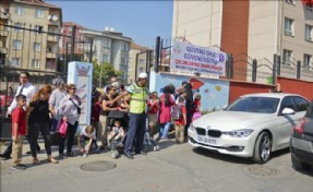 Zabıtalar Okul Önlerinde İş Başı Yaptı