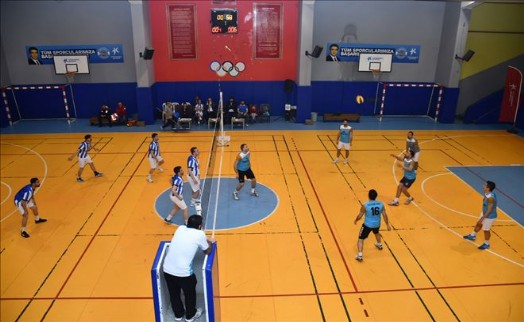 KÜÇÜKÇEKMECE´DE KAMU KURUMLAR ARASI VOLEYBOL TURNUVASI BAŞLADI