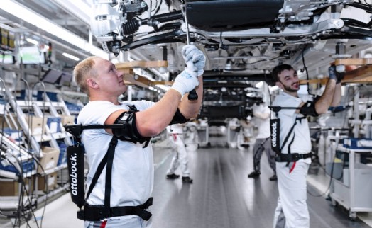 AUDİ’DEN İKİ YENİ ROBOTİK KIYAFET: EXOSKELETON