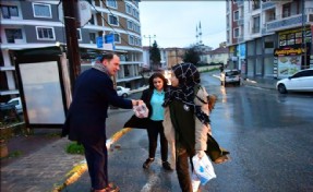 SABAHIN İLK SAATLERİNDE GÜNE VATANDAŞLA BAŞLADI