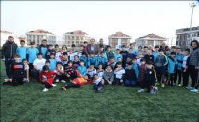 ÇALIK, BEYLİKDÜZÜSPOR´UN ŞAMPİYONLUĞUNU SPORCULARIYLA KUTLADI