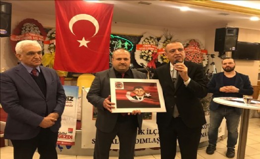 BATTAL İLGEZDİ´YE ANLAMLI PLAKET