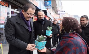 BAŞKAN ADAYI KÖKEN´DEN ESENTEPE VE SAKARYA MAHALLESİ´NDE SEVGİ YÜRÜYÜŞÜ