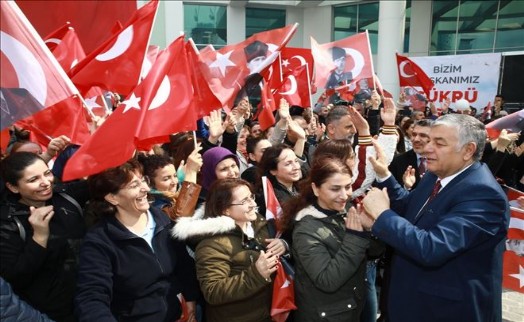 SARIYER´DE ŞÜKRÜ GENÇ´E ÇOŞKULU KARŞILAMA