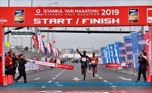 VODAFONE 14. İSTANBUL YARI MARATONU´NDA PARKUR REKORU KIRILDI