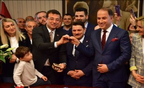 İMAMOĞLU BAŞKANLIK MÜHRÜNÜ ÇALIK´A TESLİM ETTİ