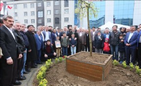 SULTANGAZİ´DE ŞEHİT ŞEHMUS POYRAZ PARKI YENİDEN DÜZENLEDİ