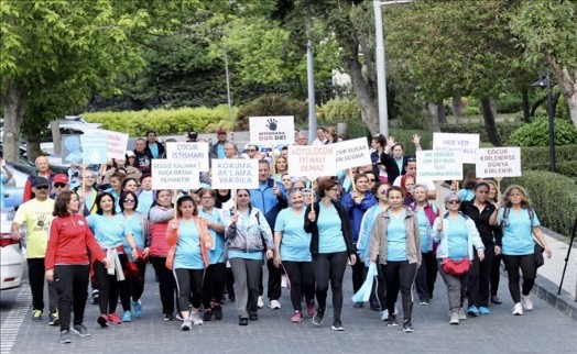 BÜYÜKÇEKMECE´DE ÇOCUK İSTİSMARI PROTESTO EDİLDİ