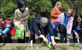 ÜSKÜDAR BELEDİYESİ HIDIRELLEZ´DE ÇOCUKLARI TOPRAKLA BULUŞTURDU