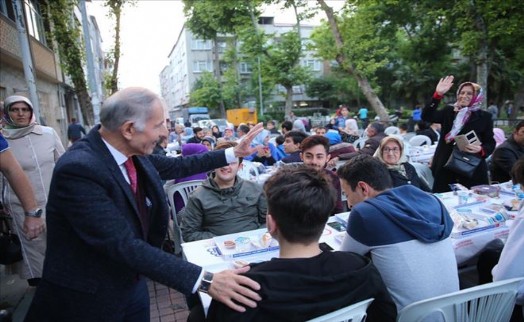 BAŞKAN AYDINER BİNLERCE KİŞİNİN İFTAR SEVİNCİNE ORTAK OLDU