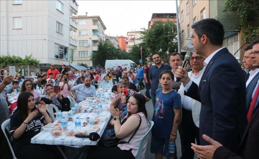 BAŞKAN YÜKSEL MANİSA ALAŞEHİR DERNEĞİ İFTARINA KATILDI