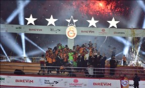 ŞAMPİYON GALATASARAY´A ÖZEL KUTLAMA