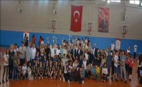 ÇEKMEKÖY SPOR ŞENLİĞİ´NDE 8 BİN ÖĞRENCİ YARIŞTI