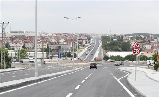 ARNAVUTKÖY´DE KARLIBAYIR VE HARAÇÇI YOLU ARAÇ TRAFİĞİNE AÇILDI