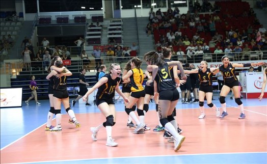 VAKIFBANK GENÇ TAKIMI ÜST ÜSTE ÜÇÜNCÜ KEZ TÜRKİYE ŞAMPİYONU