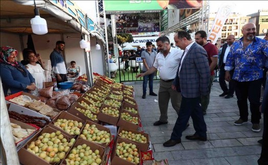 BAĞCILAR 1. MALATYA KAYISI FESTİVALİ´NE EV SAHİPLİĞİ YAPTI