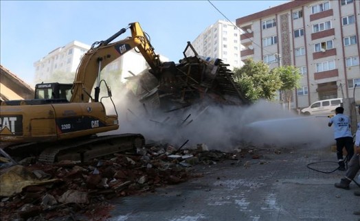 KARTAL´DA ÇEVREYİ TEHDİT EDEN METRUK YAPILARA GEÇİT YOK