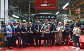 ANADOLU ISUZU 170 BİNİNCİ ARACINI ÜRETİM BANDINDAN İNDİRDİ